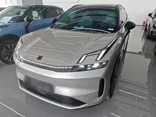 Lynk & Co 08 EM-P 2024