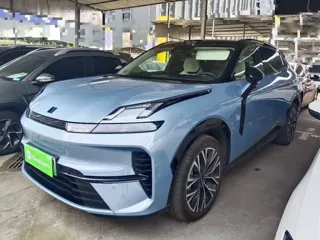Lynk & Co 08 EM-P 2025