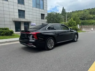 Hongqi H5 2025 купить из Китая, цена 3 026 000 ₽ — Suifenhe Auto