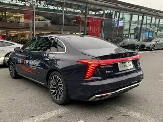 Hongqi H5 2024 купить из Китая, цена 3 182 000 ₽ — Suifenhe Auto