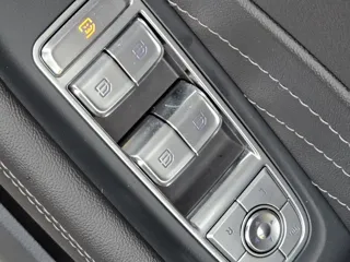 Hongqi H5 2025 купить из Китая, цена 3 462 000 ₽ — Suifenhe Auto