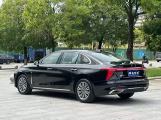 Hongqi H5 2025 купить из Китая, цена 3 026 000 ₽ — Suifenhe Auto