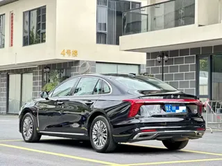 Hongqi H5 2024 купить из Китая, цена 2 734 000 ₽ — Suifenhe Auto