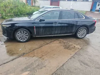 Hongqi H5 2024 купить из Китая, цена 2 976 000 ₽ — Suifenhe Auto
