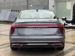 Hongqi H5 2024 купить из Китая, цена 3 104 000 ₽ — Suifenhe Auto