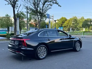 Hongqi H5 2024 купить из Китая, цена 2 930 000 ₽ — Suifenhe Auto