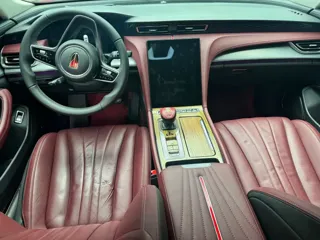 Hongqi H5 2024 купить из Китая, цена 3 030 000 ₽ — Suifenhe Auto