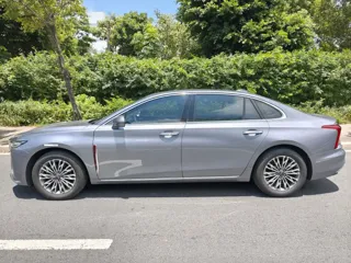 Hongqi H5 2024 купить из Китая, цена 2 980 000 ₽ — Suifenhe Auto