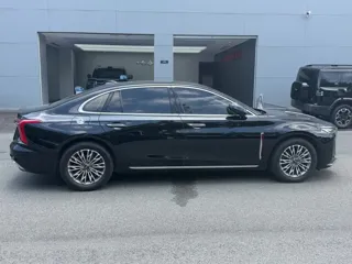 Hongqi H5 2024 купить из Китая, цена 2 400 000 ₽ — Suifenhe Auto