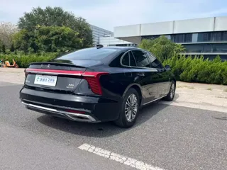 Hongqi H5 2024 купить из Китая, цена 2 965 000 ₽ — Suifenhe Auto