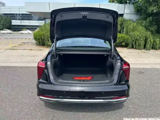 Hongqi H5 2024 купить из Китая, цена 2 965 000 ₽ — Suifenhe Auto