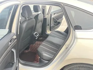 Volkswagen Lavida 2019 купить из Китая, цена 1 377 000 ₽ — Suifenhe Auto