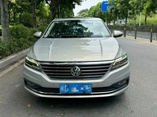 Volkswagen Lavida 2018 купить из Китая, цена 1 403 000 ₽ — Suifenhe Auto