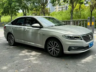 Volkswagen Lavida 2018 купить из Китая, цена 1 403 000 ₽ — Suifenhe Auto