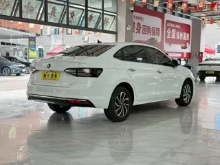 Volkswagen Lavida 2023 купить из Китая, цена 1 364 000 ₽ — Suifenhe Auto