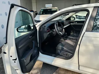 Volkswagen Lavida 2024 купить из Китая, цена 2 826 000 ₽ — Suifenhe Auto