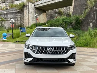 Volkswagen Lavida 2022 купить из Китая, цена 1 834 000 ₽ — Suifenhe Auto