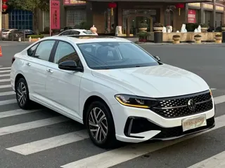 Volkswagen Lavida 2024 купить из Китая, цена 2 769 000 ₽ — Suifenhe Auto