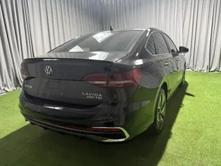 Volkswagen Lavida 2022 купить из Китая, цена 1 636 000 ₽ — Suifenhe Auto