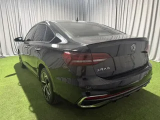 Volkswagen Lavida 2022 купить из Китая, цена 1 636 000 ₽ — Suifenhe Auto