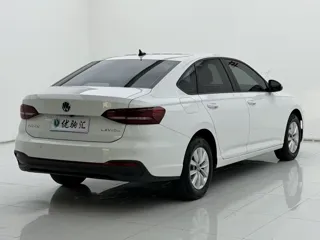 Volkswagen Lavida 2023 купить из Китая, цена 1 267 000 ₽ — Suifenhe Auto