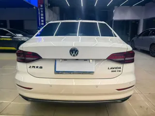 Volkswagen Lavida 2019 купить из Китая, цена 1 377 000 ₽ — Suifenhe Auto