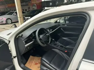 Volkswagen Lavida 2019 купить из Китая, цена 1 351 000 ₽ — Suifenhe Auto