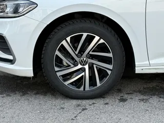 Volkswagen Lavida 2023 купить из Китая, цена 1 215 000 ₽ — Suifenhe Auto