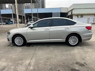 Volkswagen Lavida 2019 купить из Китая, цена 1 403 000 ₽ — Suifenhe Auto