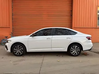 Volkswagen Lavida 2022 купить из Китая, цена 1 704 000 ₽ — Suifenhe Auto