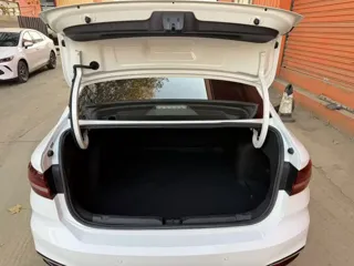 Volkswagen Lavida 2022 купить из Китая, цена 1 704 000 ₽ — Suifenhe Auto