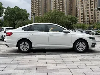 Volkswagen Lavida 2020 купить из Китая, цена 1 403 000 ₽ — Suifenhe Auto