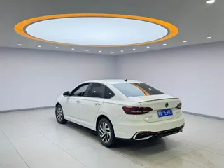 Volkswagen Lavida 2022 купить из Китая, цена 1 727 000 ₽ — Suifenhe Auto