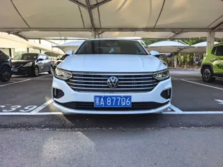 Volkswagen Lavida 2023 купить из Китая, цена 1 649 000 ₽ — Suifenhe Auto