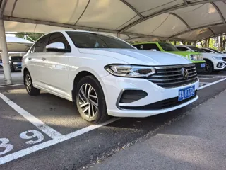 Volkswagen Lavida 2023 купить из Китая, цена 1 649 000 ₽ — Suifenhe Auto