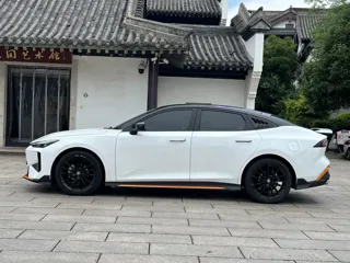 Changan UNI-V 2024 купить из Китая, цена 2 464 000 ₽ — Suifenhe Auto