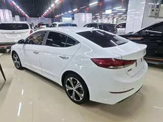 Hyundai Elantra 2019 купить из Китая, цена 1 266 000 ₽ — Suifenhe Auto