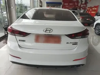 Hyundai Elantra 2019 купить из Китая, цена 1 280 000 ₽ — Suifenhe Auto