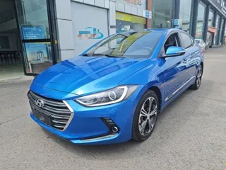 Hyundai Elantra 2018 купить из Китая, цена 1 163 000 ₽ — Suifenhe Auto