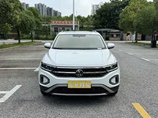 Volkswagen T-ROC 2023 купить из Китая, цена 2 082 000 ₽ — Suifenhe Auto