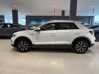 Volkswagen T-ROC 2024 купить из Китая, цена 1 931 000 ₽ — Suifenhe Auto