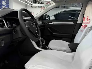 Volkswagen T-ROC 2023 купить из Китая, цена 1 474 000 ₽ — Suifenhe Auto