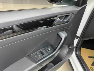 Volkswagen T-ROC 2021 купить из Китая, цена 1 598 000 ₽ — Suifenhe Auto