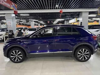 Volkswagen T-ROC 2019 купить из Китая, цена 1 273 000 ₽ — Suifenhe Auto