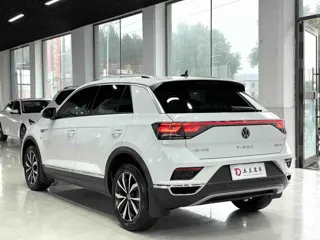 Volkswagen T-ROC 2023 купить из Китая, цена 2 209 000 ₽ — Suifenhe Auto
