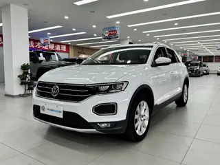 Volkswagen T-ROC 2020 купить из Китая, цена 1 507 000 ₽ — Suifenhe Auto