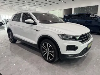 Volkswagen T-ROC 2022 купить из Китая, цена 1 897 000 ₽ — Suifenhe Auto