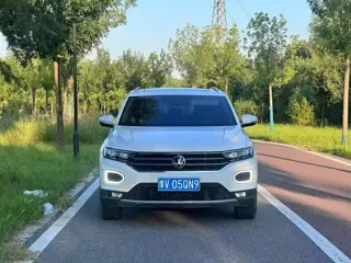 Volkswagen T-ROC 2022 купить из Китая, цена 1 589 000 ₽ — Suifenhe Auto