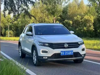 Volkswagen T-ROC 2022 купить из Китая, цена 1 589 000 ₽ — Suifenhe Auto