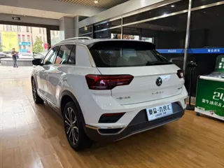 Volkswagen T-ROC 2022 купить из Китая, цена 1 779 000 ₽ — Suifenhe Auto